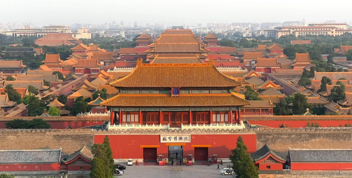 Jingshan and Beihai Park Private Walking Tour